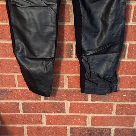 Chico's Black 1.5 Petite Faux Leather Mixed R/N/S Pants - Picture 3 of 7